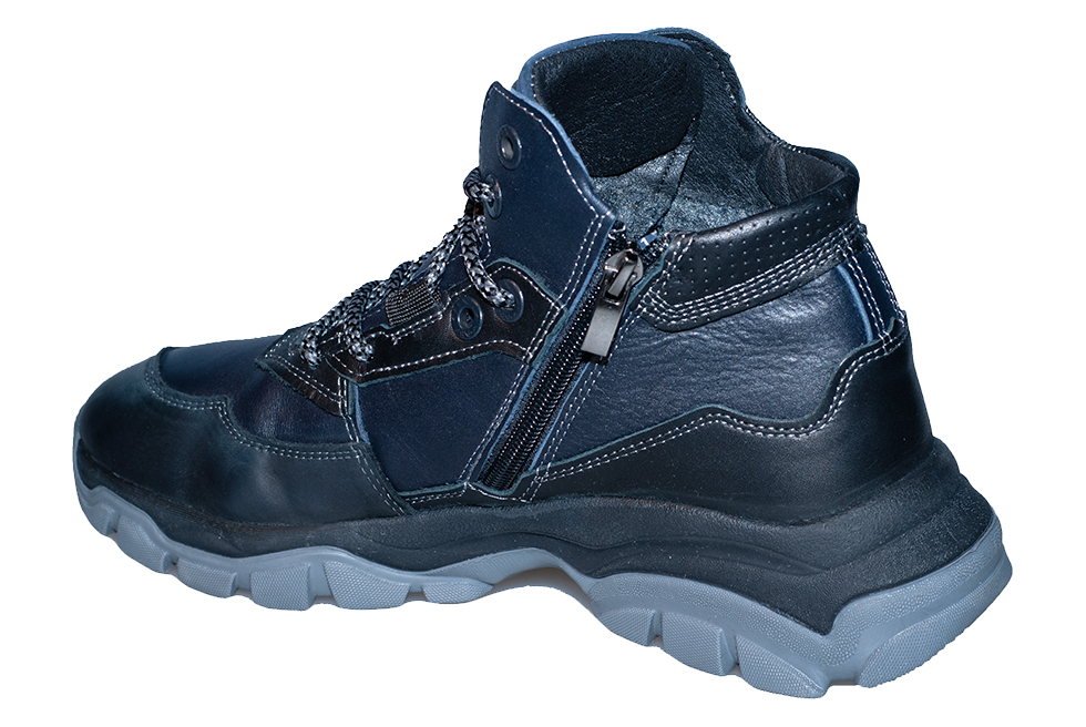 вид обуви слева