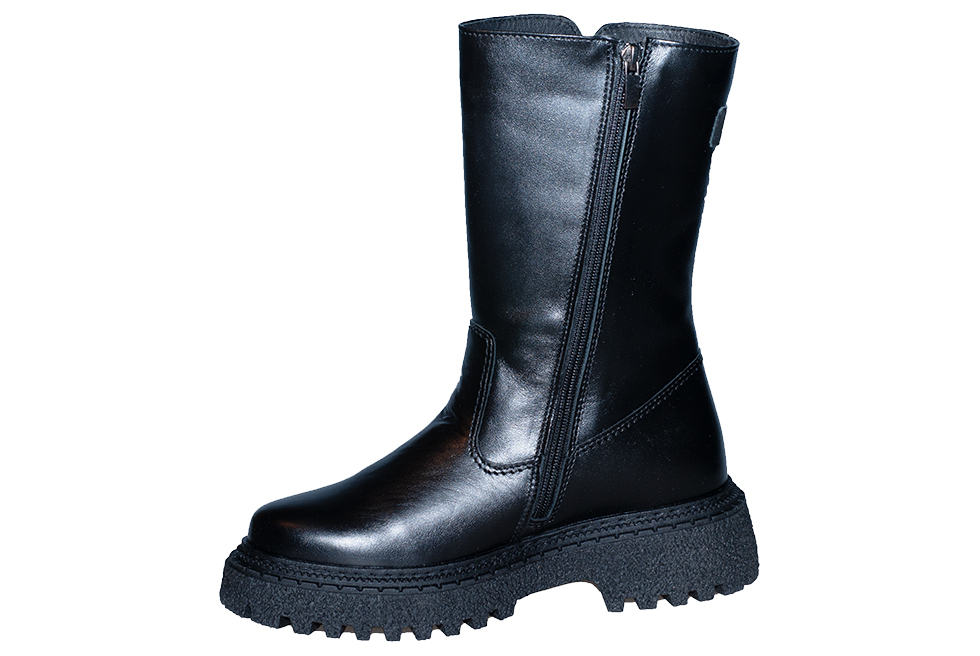 вид обуви слева