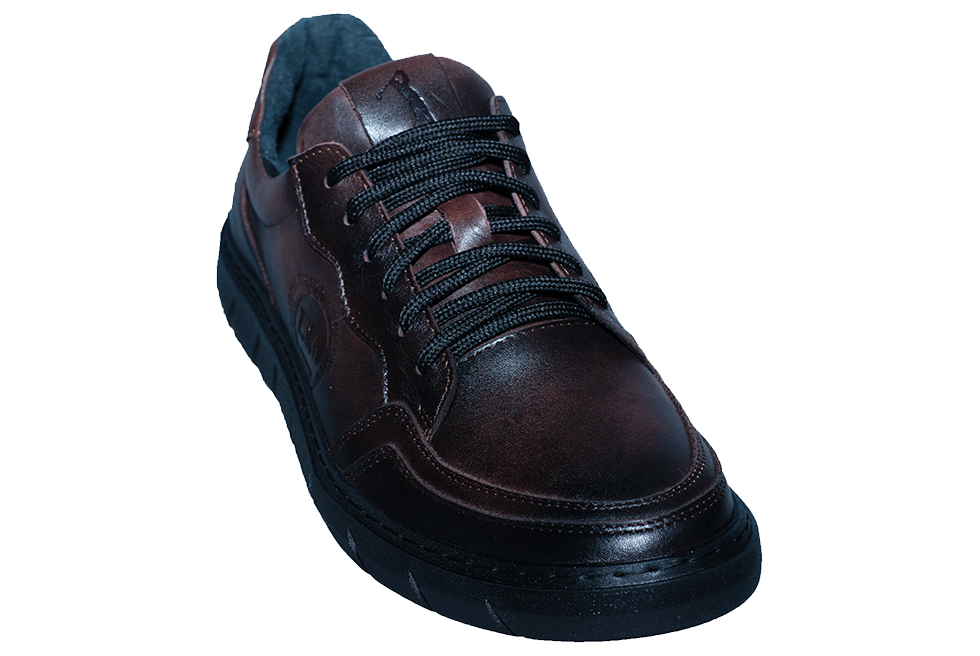 вид обуви слева