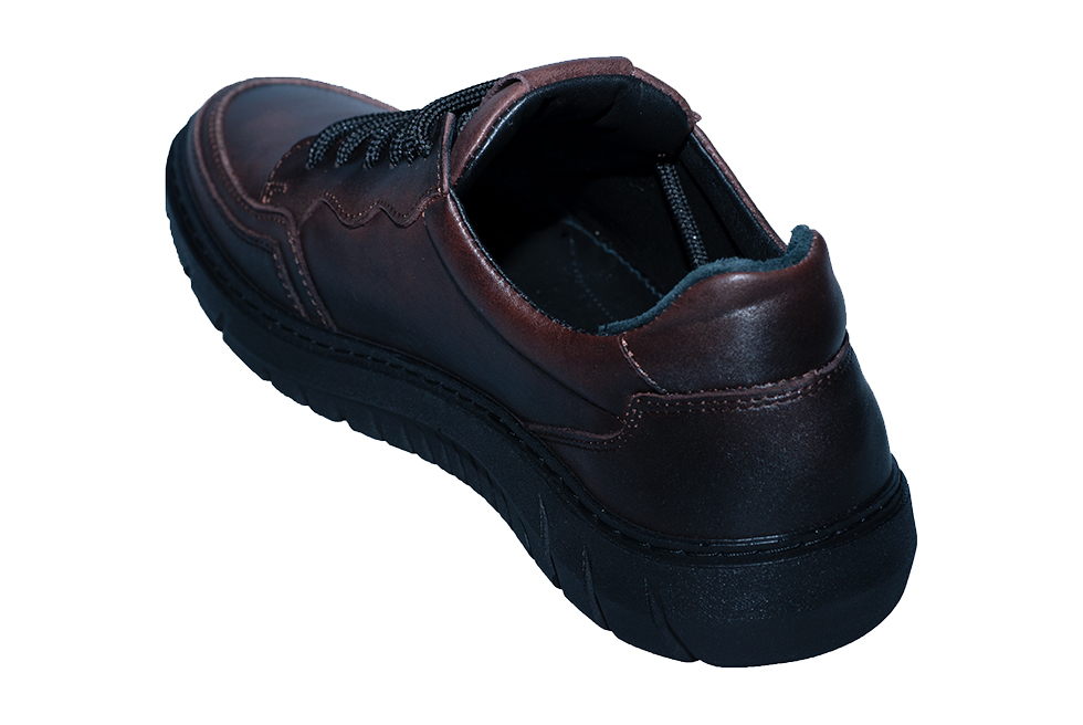 вид обуви слева