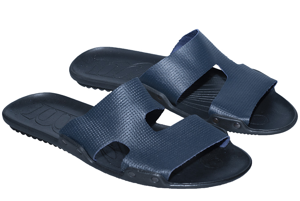 вид обуви слева